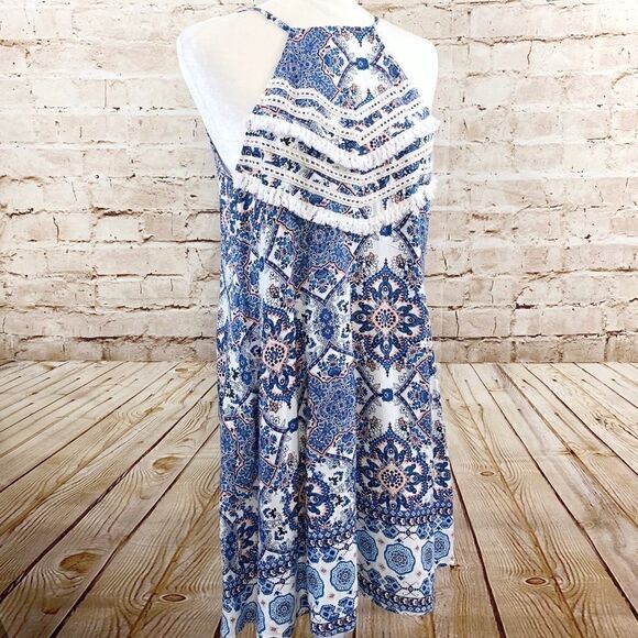 Derek Heart Dresses & Skirts - Derek Heart sleeveless fringe shift dress